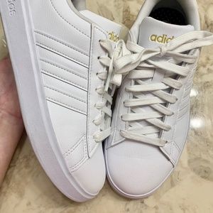 Adidas Grand Court 2.0 white sneaker women’s size 6.5
